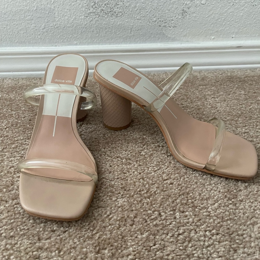 GENTLY WORN DOLCE VITA NOLES HEEL SIZE 6